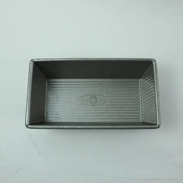 USA Pan Nonstick 9-Inch Loaf Pan Used Ridged Interior