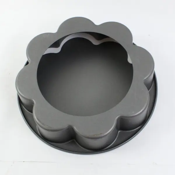 Flower Shaped Cake Pan Baking Mold 10.5 Inch Cake Tin