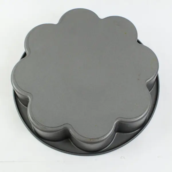 Flower Shaped Cake Pan Baking Mold 10.5 Inch Cake Tin