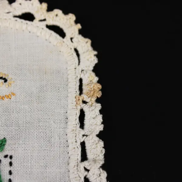 Vintage Hand Embroidered Floral Table Runner Dresser Scarf Crochet Edge