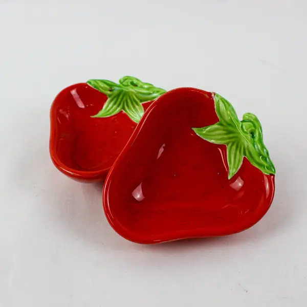Vintage Strawberry Serving Bowls Set of 2 Red Green Ceramic