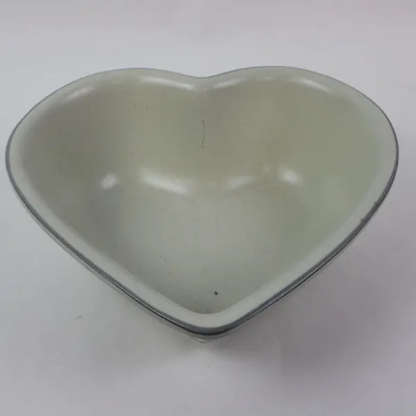 Pfaltzgraff Tea Rose Heart Shaped Stoneware Serving Bowl