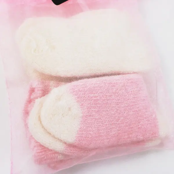 Standard Merchandising Co #5217 2 Pairs Pink White Cashmere Blend Socks 4-5.5