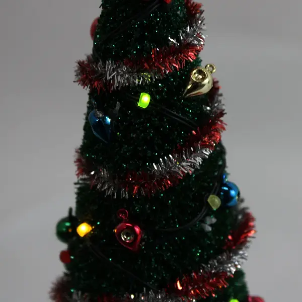Dept 56 Snow Village Lighted Christmas Tree Special Edition 56.55205