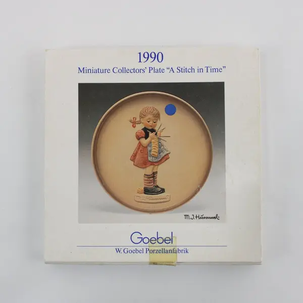 1990 Hummel Goebel  Little Homemakers Collector Plate # 3 A Stitch in Time 