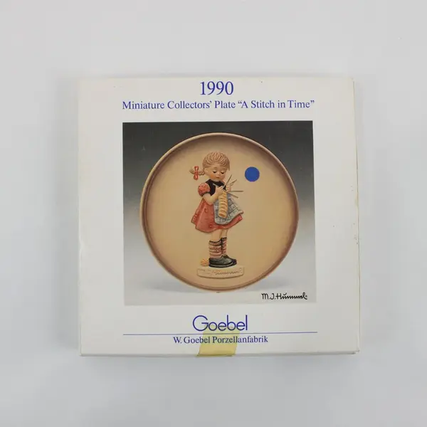 Goebel Hummel Little Homemakers #3 A Stitch in Time Plate w/ Box