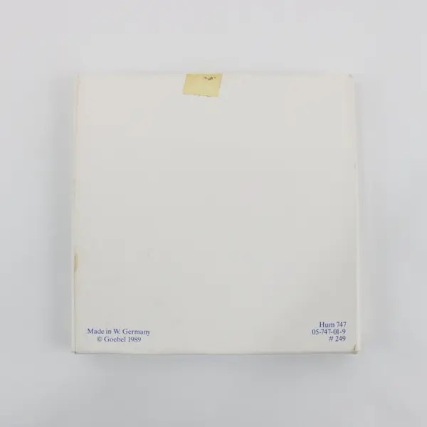 Goebel Hummel Little Homemakers #3 A Stitch in Time Plate w/ Box