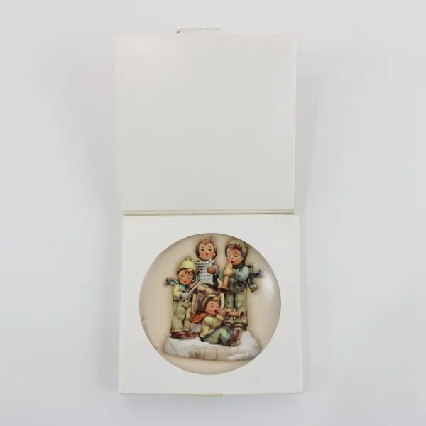 1999 M.J. Hummel Goebel Strike Up The Band Goebel Mini Collector Plate 895