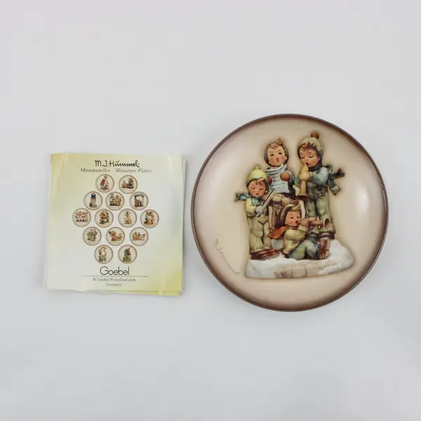 1999 M.J. Hummel Goebel Strike Up The Band Goebel Mini Collector Plate 895