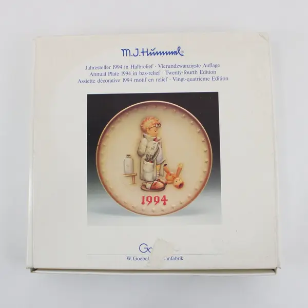 1994 Goebel Hummel Annual Porcelain Collector Plate Doctor 7.5 Inch