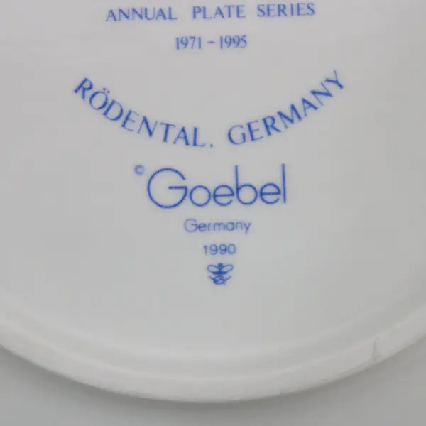 1994 Goebel Hummel Annual Porcelain Collector Plate Doctor 7.5 Inch