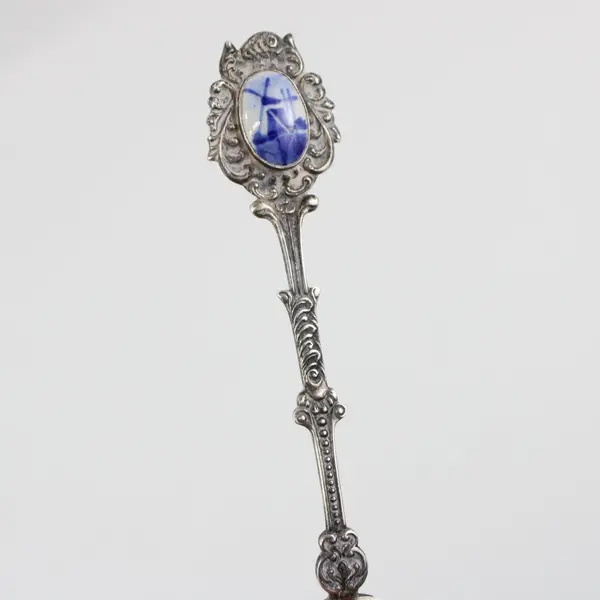 Delft Blue White Style Holland Dutch Windmill Souvenir Spoon 4.5" Long Good