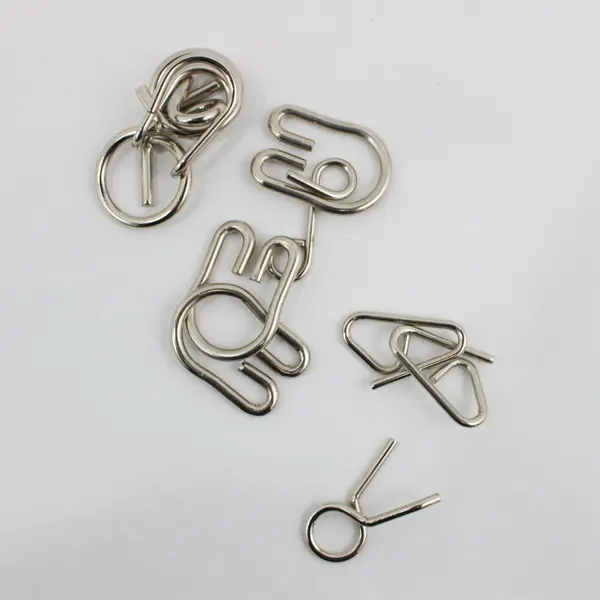 Lot of 30 Metal Wire Brain Teaser Puzzles Interlocking Disentanglement