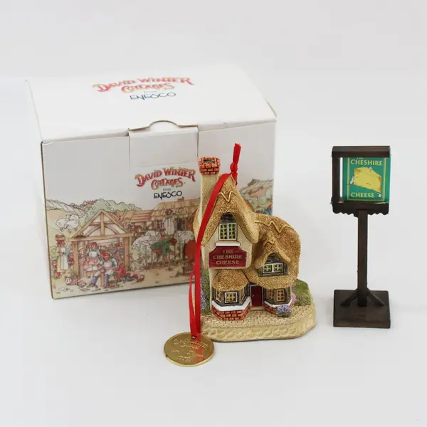 2001 David Winter Dinner Party Collection Cheshire Cheese Cottage D1193