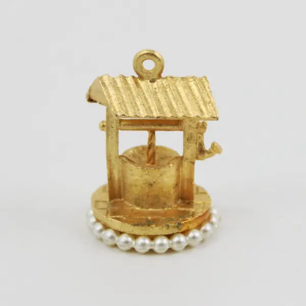 Vintage Gold-Tone 3D Wishing Well Bucket Charm w/seed pearl base 