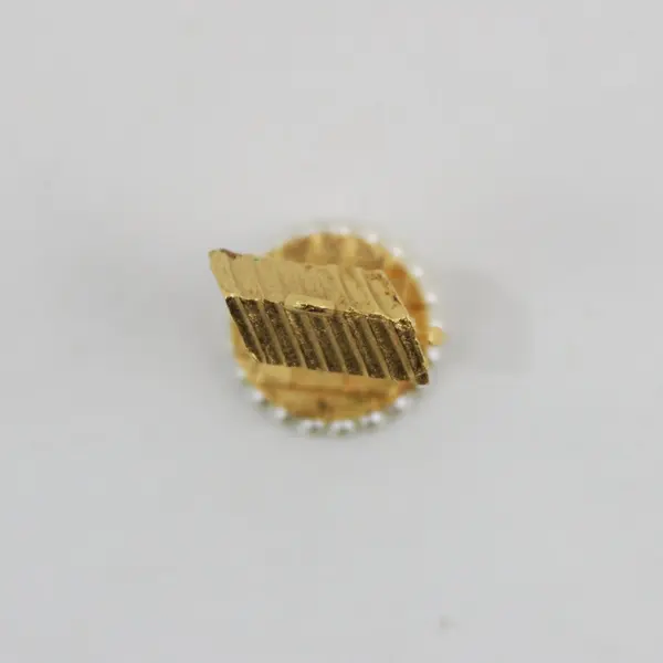 Vintage Gold-Tone 3D Wishing Well Bucket Charm w/seed pearl base 