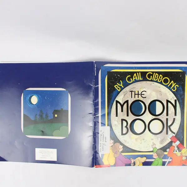 Scholastic's The Moon Book by Gail Gibbons 1998 Paperback Illustrated