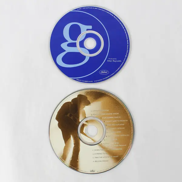 Lot of 2 Vintage Garth Brooks CDs: Fresh Horses (1995) & Sevens (1997)
