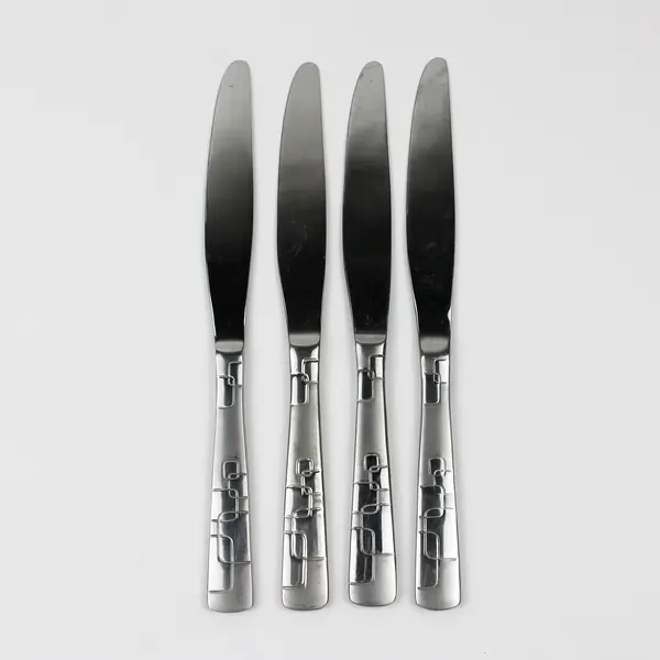 A Set of 4 Oneida Quadratic Pattern Solid Dinner Knives Glossy Frosted 9.5 Inch