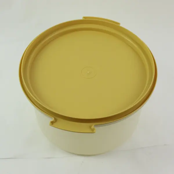 Tupperware Cake Carrier 683-8/684-8 Yellow Base White Dome Covered