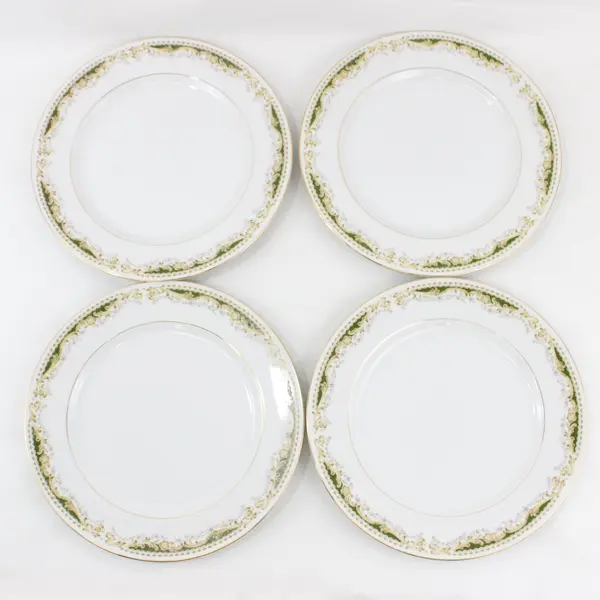 Set of 4 Signature Collection Queen Anne Fine China Dinner Plates  10.25"