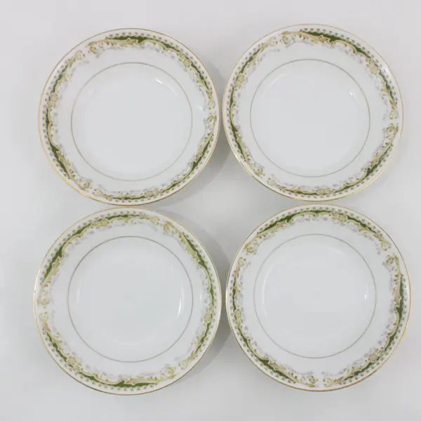 Set of 4 Signature Collection Queen Anne Berry Bowls 5.5in Gold Floral Trim