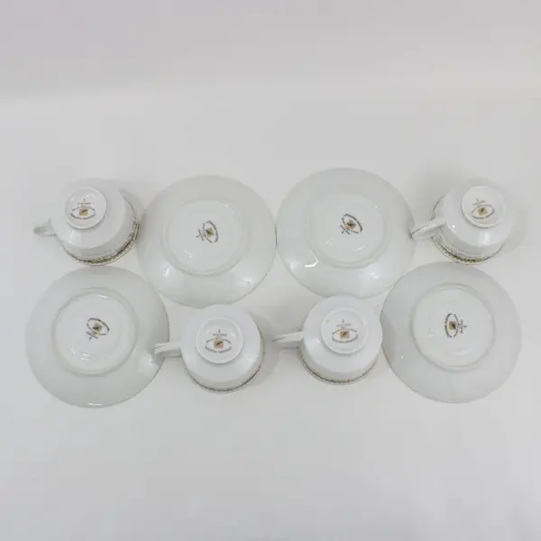 Signature Queen Anne Footed Cup Saucer Set 4 Cups 4 Saucers Gold Trim