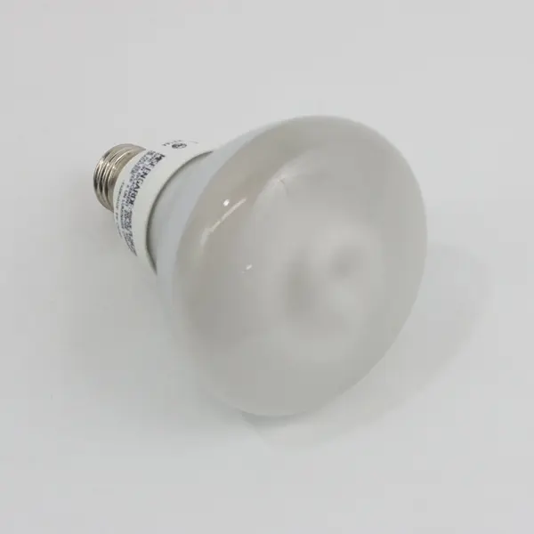Feit Electric BR30/927 LED Dimmable Soft White 10W 4-Pack 750 Lumens- 2 Used