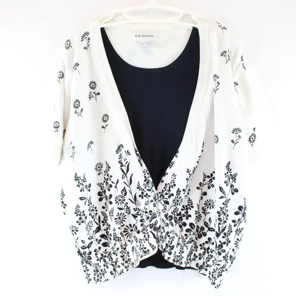 C.D. Daniels Women's 1X White Black Floral Button-Up Cardigan W/Built-In Top