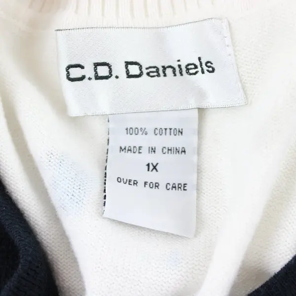 C.D. Daniels Women's 1X White Black Floral Button-Up Cardigan W/Built-In Top