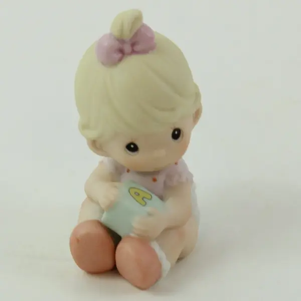 Precious Moments Enesco Infant Daughter Porcelain Figurine 2000 #848808 w/ Box