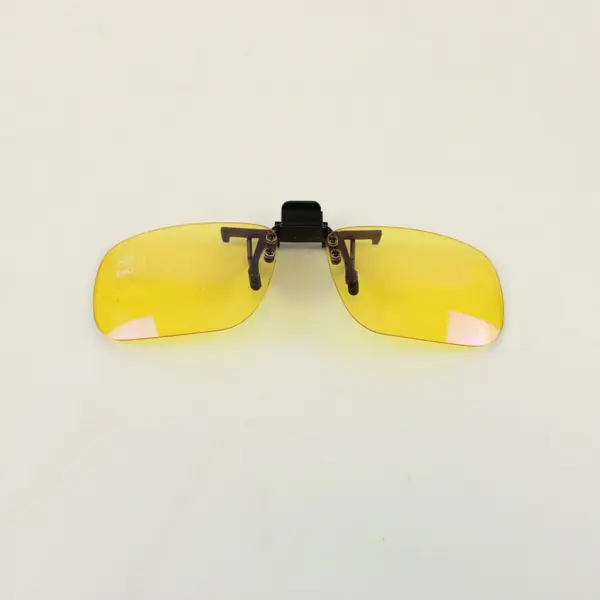 Foster Grant Flip-Ups Night Drivers Yellow Tint Sunglasses in Plastic Case 