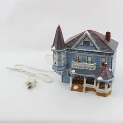 1989 Yuletide Hamlet Pointed Bay Villa Christmas Village House #744 