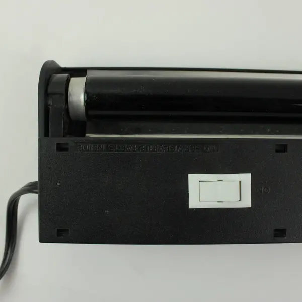 GE Under Cabinet Light Panel With Blacklight Bulb