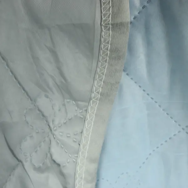 Bing Xiao Ya Polyester Twin Coverlet Blue Gray Clover Pattern Bedspread