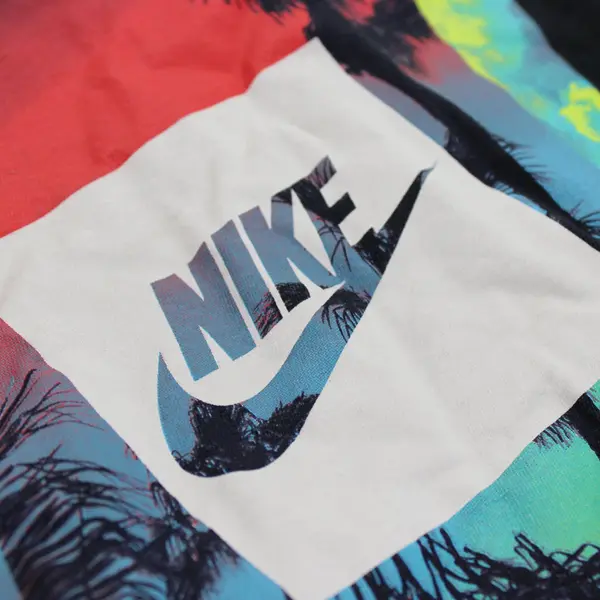 Nike Men's Small Black T-Shirt with Nike Logo Palm Tree Graphic