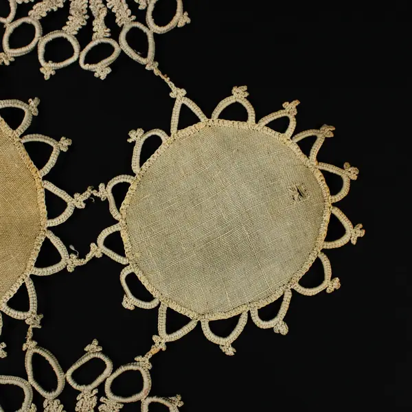 Handmade Crochet Lace Doily Tablecloth Placemat Beige Floral 15.5x15.5