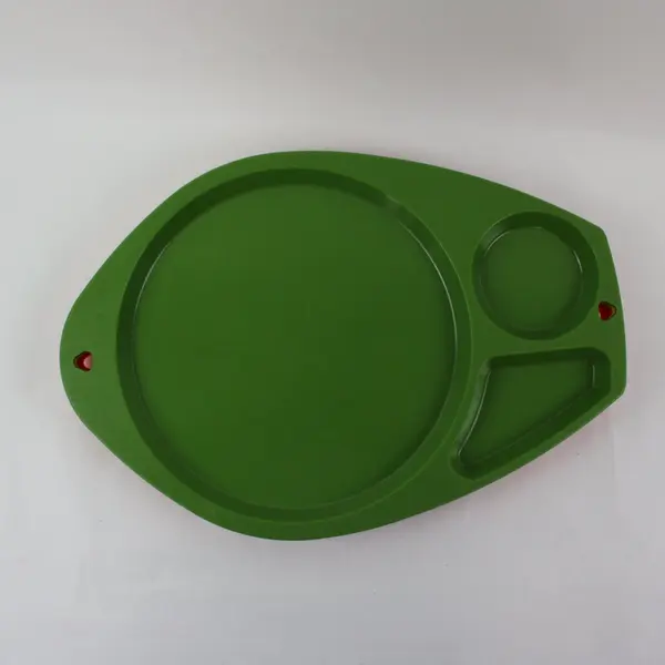 Lot of 6 Divided Picnic Plates 4 Red 1 Yellow 1 Green