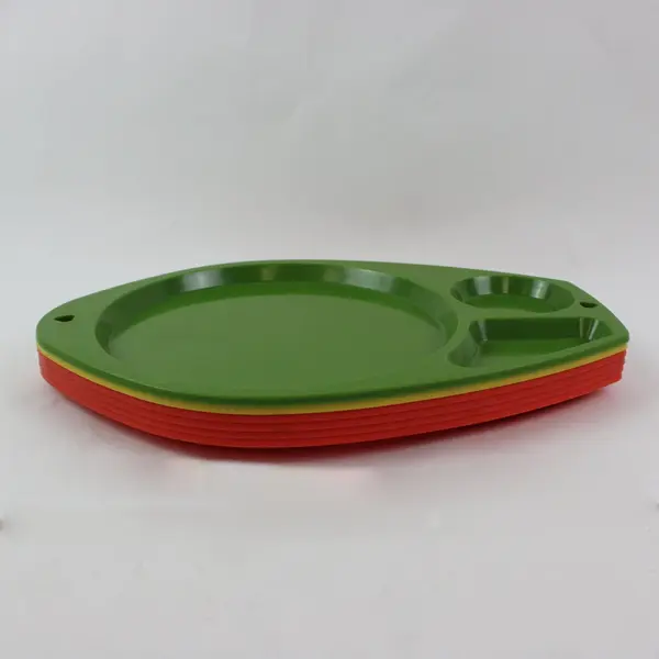 Lot of 6 Divided Picnic Plates 4 Red 1 Yellow 1 Green