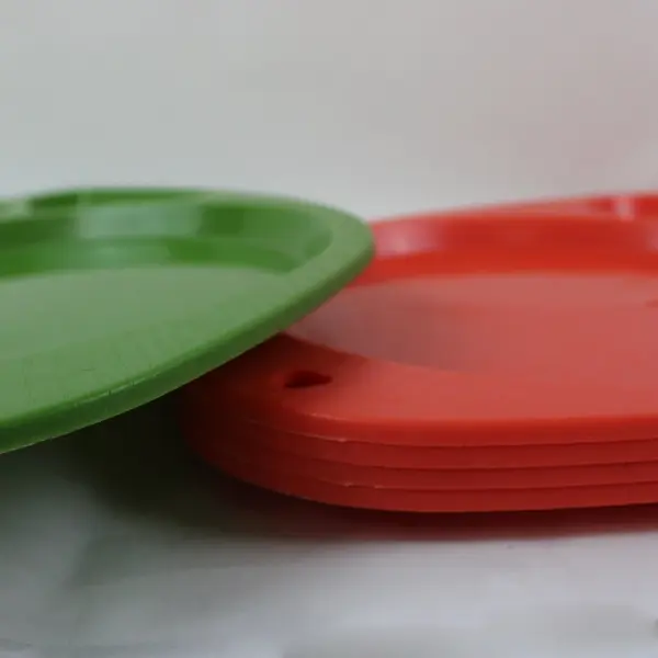Lot of 6 Divided Picnic Plates 4 Red 1 Yellow 1 Green