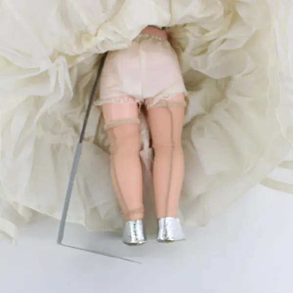 1966 Madame Alexander Snow White Doll 15in With Stand