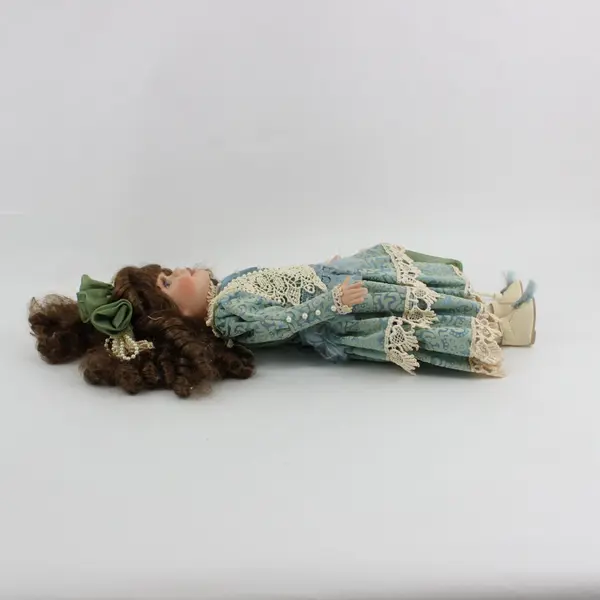 Dan Dee Collectors Choice Victorian Style Porcelain Doll 16 Inch
