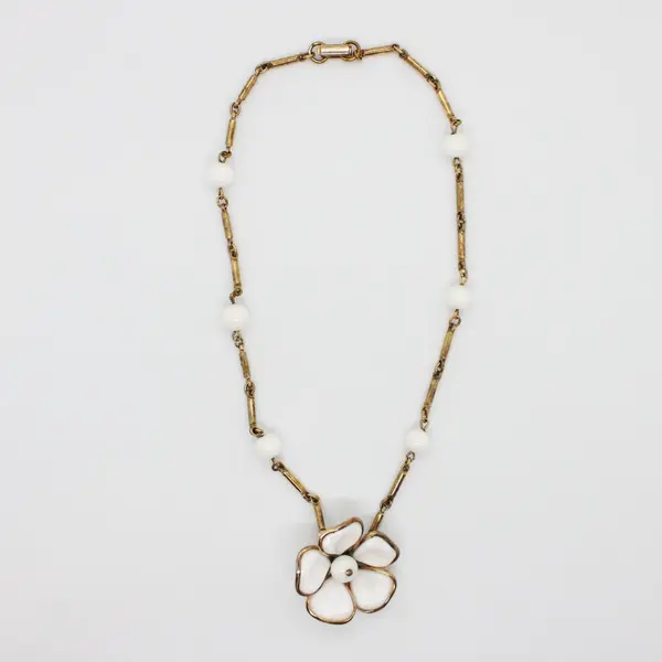 Vintage Crown Trifari Signed White Milk Glass Camellia Flower Necklace 15in