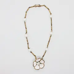 Vintage Crown Trifari Signed White Milk Glass Camellia Flower Necklace 15in