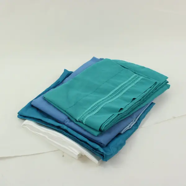 Lot of 5 Queen Pillowcases, 4 Blue Shades, 1 White
