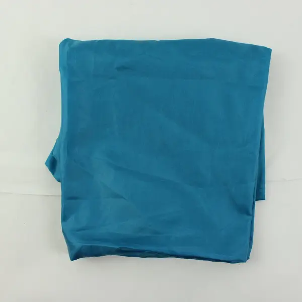 Lot of 5 Queen Pillowcases, 4 Blue Shades, 1 White