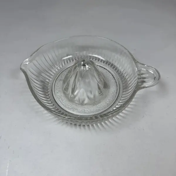 Anchor Hocking Clear Glass Citrus Juicer Reamer Ribbed Pour Spout Handle