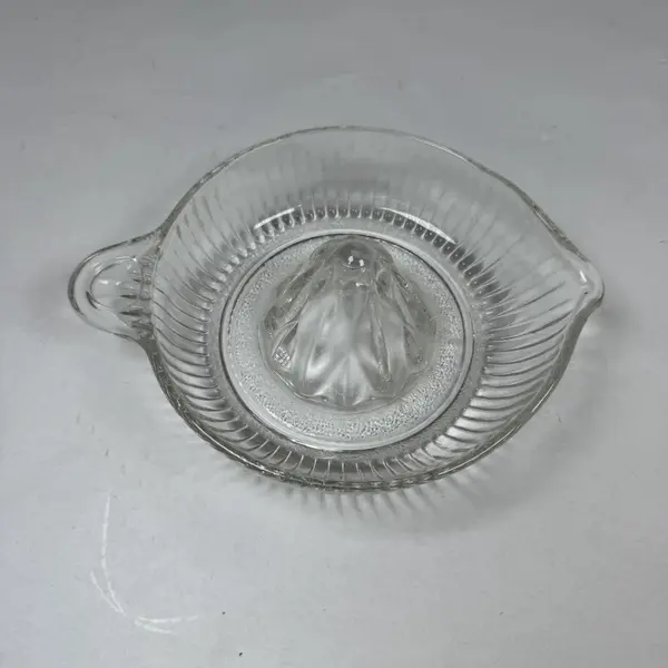 Anchor Hocking Clear Glass Citrus Juicer Reamer Ribbed Pour Spout Handle