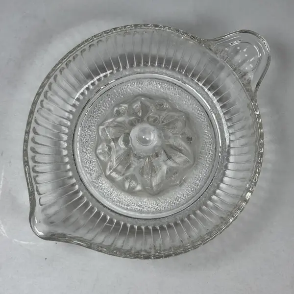 Anchor Hocking Clear Glass Citrus Juicer Reamer Ribbed Pour Spout Handle