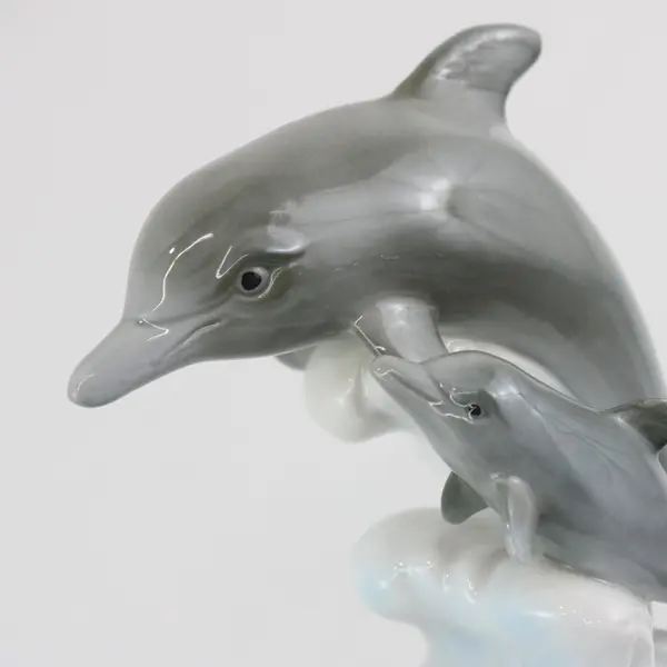Otagiri Mother & Child Dolphin Music Box Ocean Waves